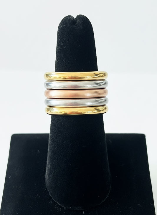 Gold, silver  and rose gold ring.
