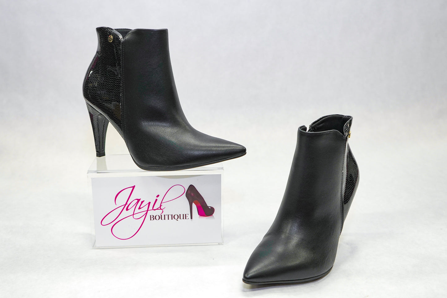 Heidy Boots- Black